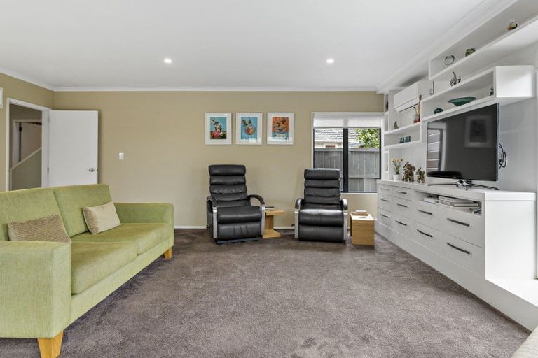 Photo of property in 17a Moana Avenue, Onehunga, Auckland, 1061