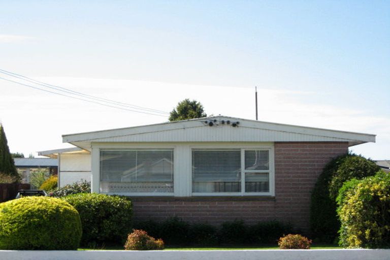 Photo of property in 39a Prestons Road, Redwood, Christchurch, 8051