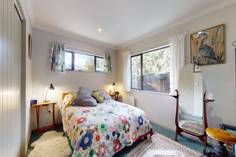 Photo of property in 112 Weraroa Road, Levin, 5510