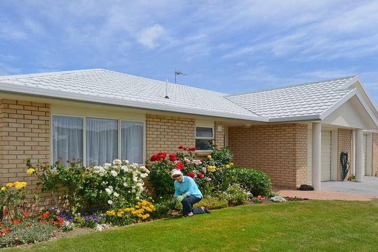 Photo of property in Summerset At The Course, 20 Racecourse Road, Trentham, Upper Hutt, 5018