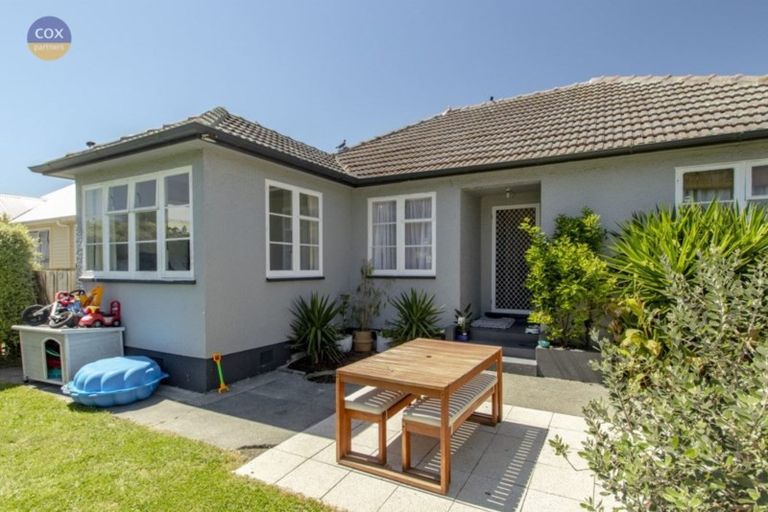 Photo of property in 10 Barton Avenue, Marewa, Napier, 4110