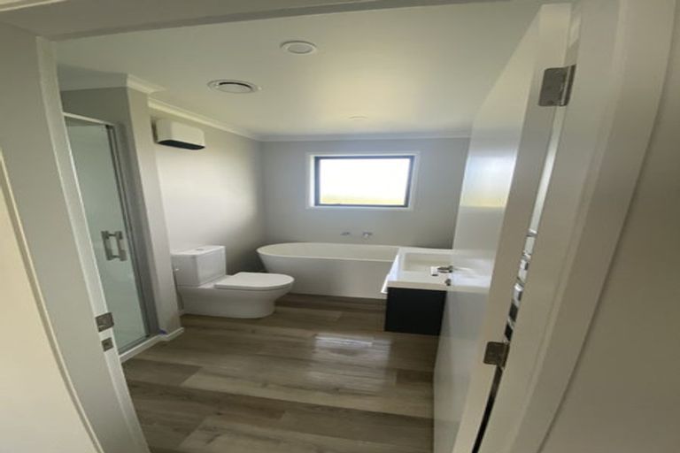 Photo of property in 909 State Highway 2, Opaki, Masterton, 5881