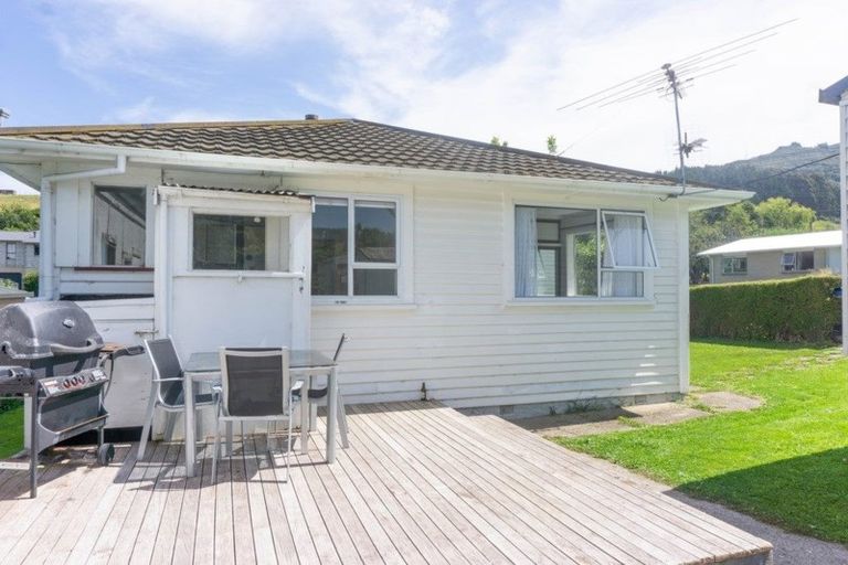 Photo of property in 3 Kaira Street, Sawyers Bay, Port Chalmers, 9023