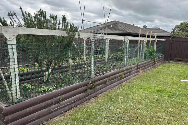 Photo of property in 24 Cleveland Heights, Kelvin Grove, Palmerston North, 4414