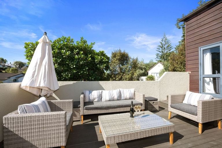 Photo of property in 5/19 Langana Avenue, Browns Bay, Auckland, 0630