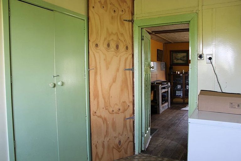 Photo of property in 2079 Clinton Highway, Kuriwao, Clinton, 9584