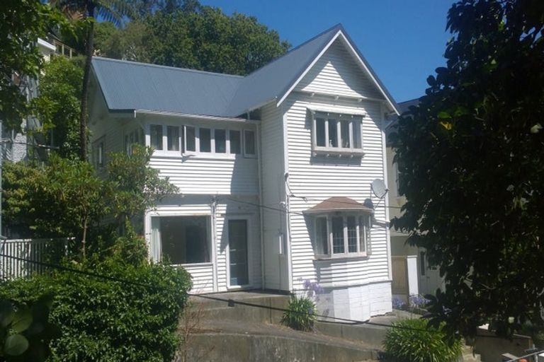 Photo of property in 17 Lower North Terrace, Kelburn, Wellington, 6012