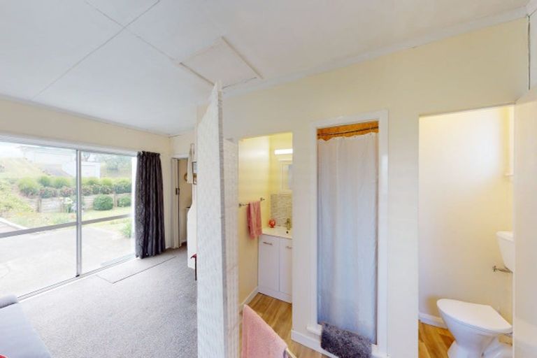 Photo of property in 14 Kent Avenue, Waitarere Beach, Levin, 5510