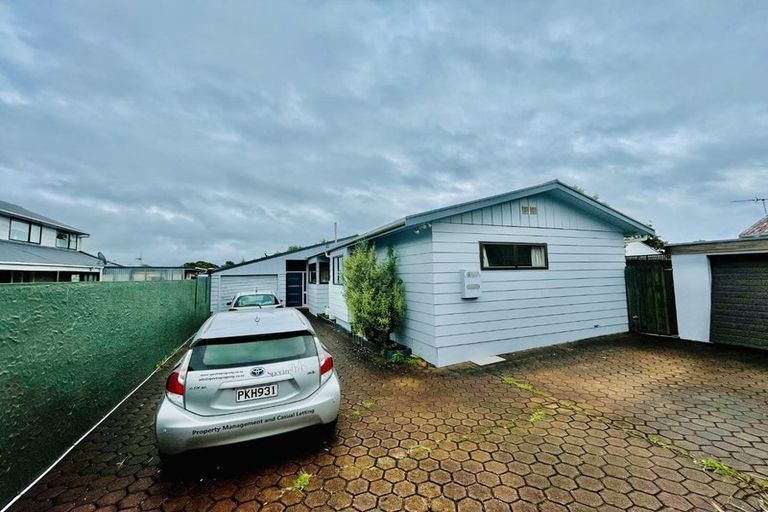 Photo of property in 1/17 Rosier Road, Glen Eden, Auckland, 0602