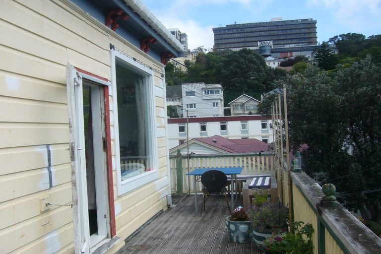 Photo of property in 271 The Terrace, Te Aro, Wellington, 6011