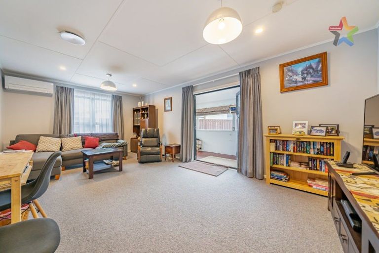 Photo of property in 325 Wellington Road, Wainuiomata, Lower Hutt, 5014