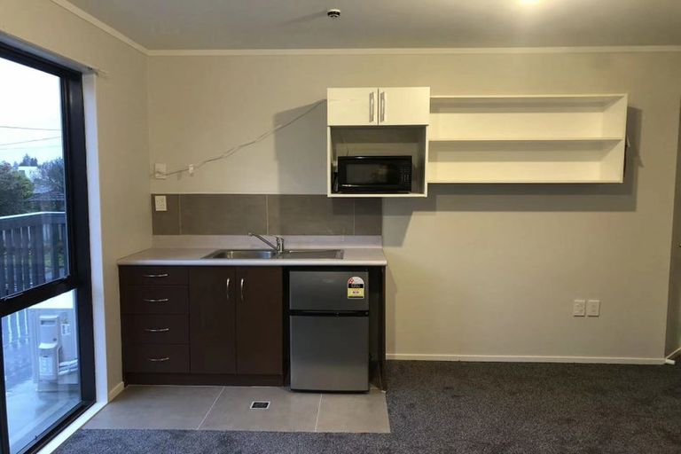 Photo of property in 2 Vine Street, Hillcrest, Hamilton, 3216