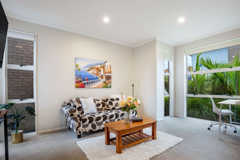 Photo of property in 6 Vincent Lane, Hobsonville, Auckland, 0616
