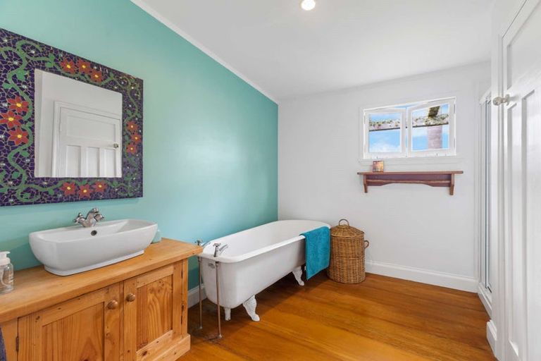 Photo of property in 56 Te Pua School Road, Helensville, 0875