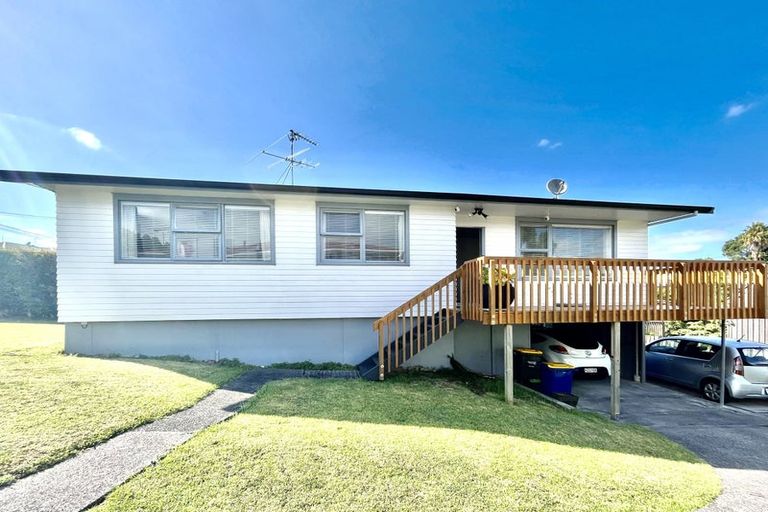 Photo of property in 2/25 Drome View Place, Beach Haven, Auckland, 0626