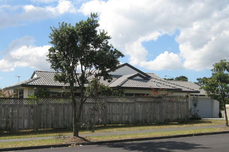 Photo of property in 1 Picasso Drive, West Harbour, Auckland, 0618