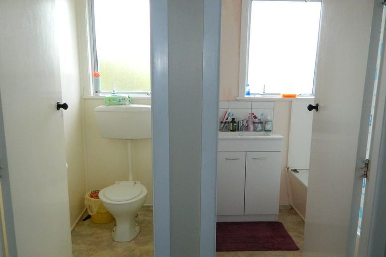 Photo of property in 24 Rangituhi Crescent, Takapuwahia, Porirua, 5022