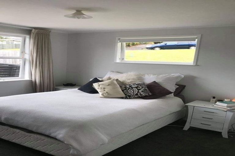 Photo of property in 1/20 Penning Road, Castor Bay, Auckland, 0620