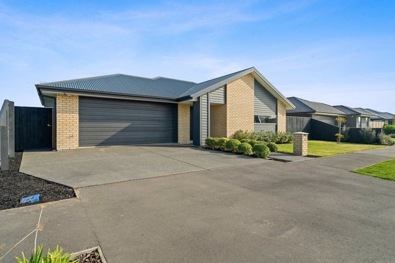 Photo of property in 76 Stationmasters Way, Prebbleton, 7604