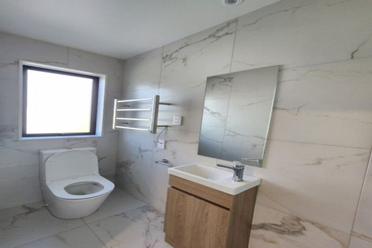 Photo of property in 26a Friesian Drive, Mangere, Auckland, 2022