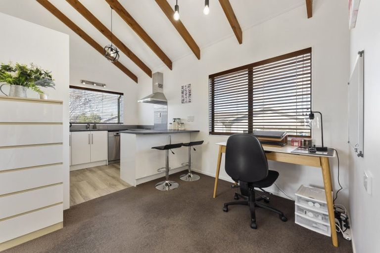 Photo of property in 109 Hillcrest Drive, Kelvin Grove, Palmerston North, 4414