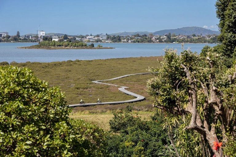 Photo of property in 96a Darraghs Road, Brookfield, Tauranga, 3110
