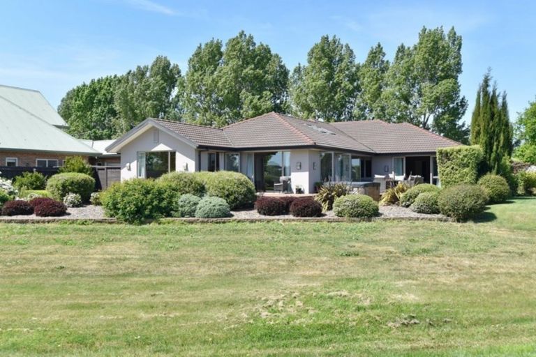 Photo of property in 142 Lake Terrace Road, Burwood, Christchurch, 8061