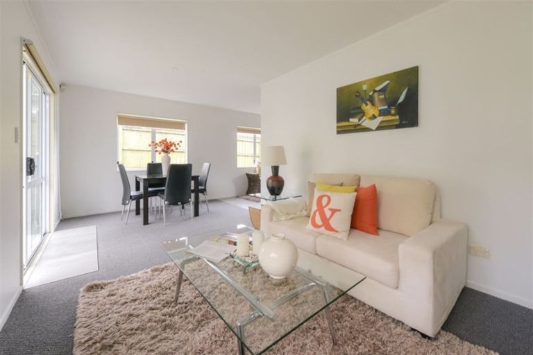 Photo of property in 50 Riserra Drive, Ranui, Auckland, 0612