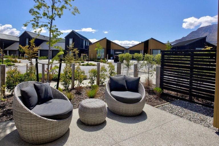 Photo of property in 17 Inder Street, Jacks Point, 9371