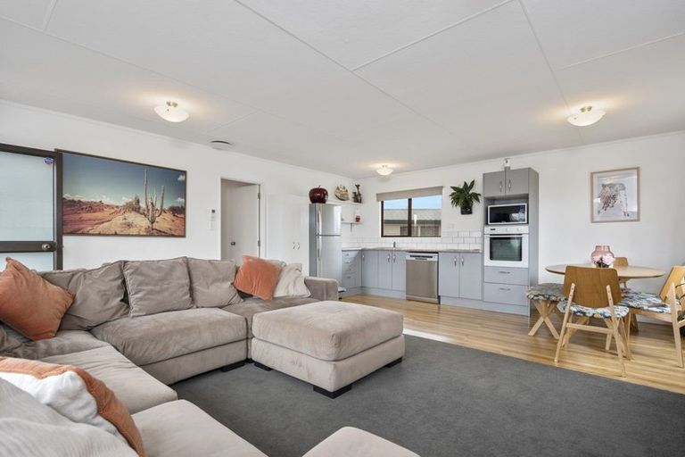 Photo of property in 6b Belray Place, Papamoa Beach, Papamoa, 3118