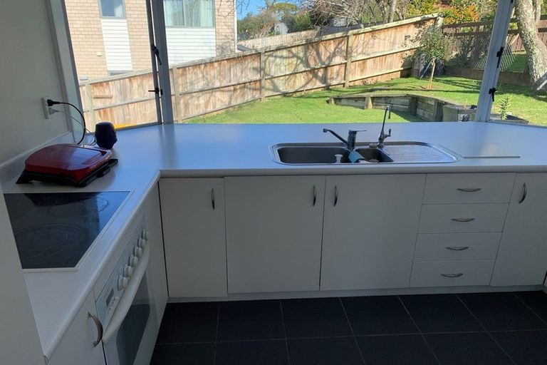 Photo of property in 1/17 Kells Place, Botany Downs, Auckland, 2010