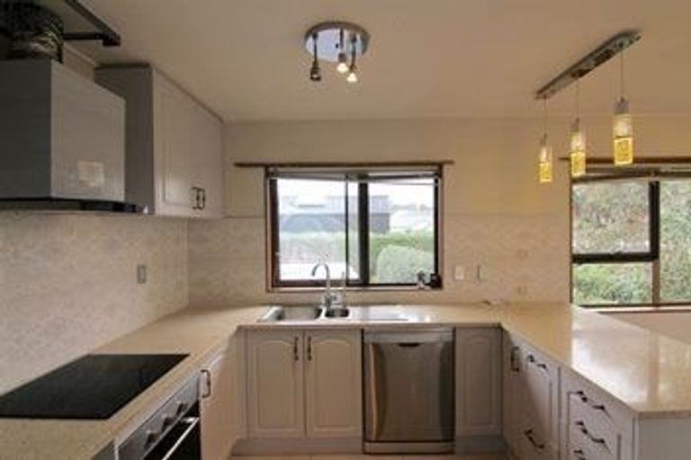 Photo of property in 4/41 Rawhiti Road, One Tree Hill, Auckland, 1061