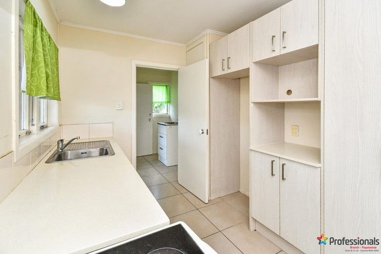 Photo of property in 11 Awatere Street, Clover Park, Auckland, 2023