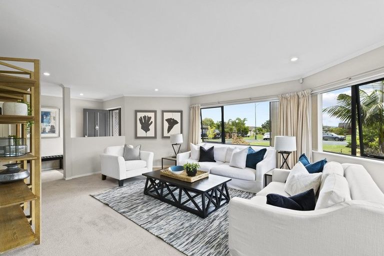 Photo of property in 60 Seamount Drive, Red Beach, 0932