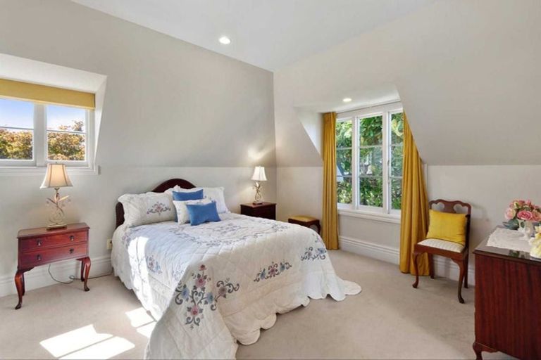 Photo of property in 12 Makora Street, Fendalton, Christchurch, 8041