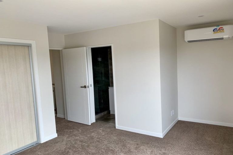 Photo of property in 14 Waihou Crescent, Albany Heights, Auckland, 0632