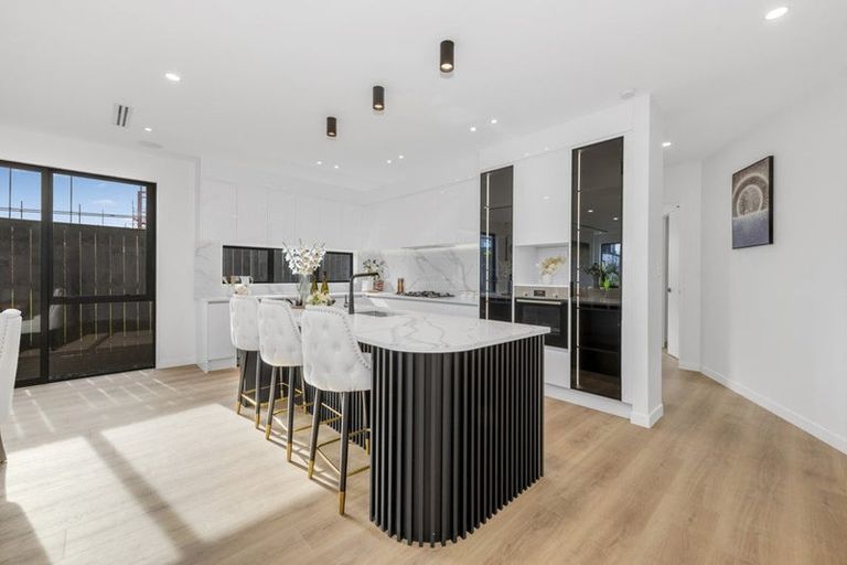 Photo of property in 13 Catalina Avenue, Rosehill, Papakura, 2113