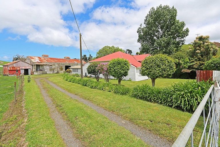 Photo of property in Dwg & Ex Dairy Factory, 25 Old Normanby Road, Okaiawa, Hawera, 4678