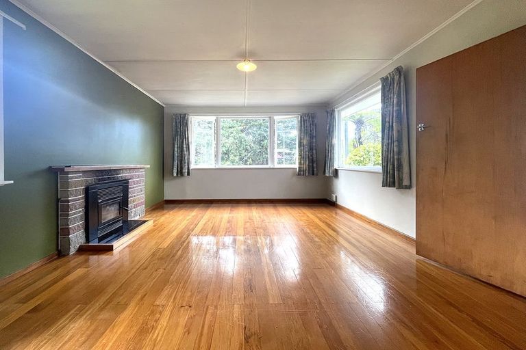 Photo of property in 82 Brois Street, Frankleigh Park, New Plymouth, 4310