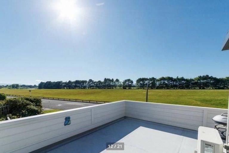 Photo of property in 95 Wikiriwhi Crescent, Awapuni, Palmerston North, 4412