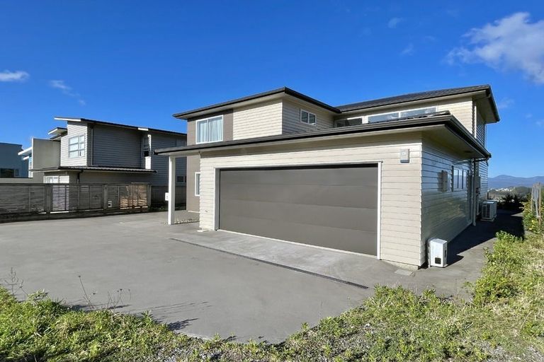 Photo of property in 11 Hislop Way, Johnsonville, Wellington, 6037