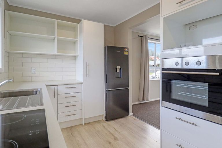 Photo of property in 256a Wellington Road, Wainuiomata, Lower Hutt, 5014