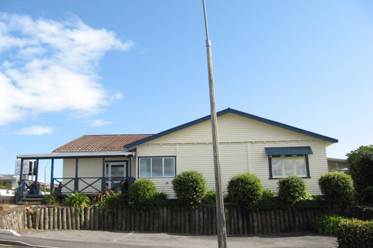 Photo of property in 22 Henui Street, Strandon, New Plymouth, 4312