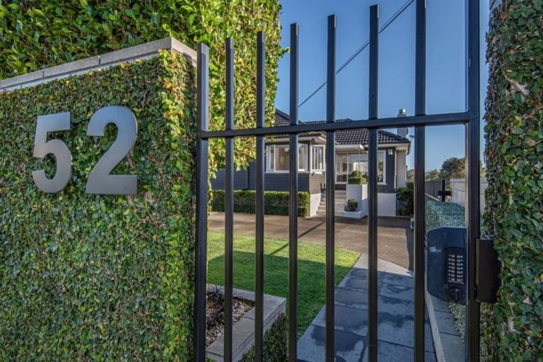 Photo of property in 2/52 Aberdeen Road, Campbells Bay, Auckland, 0620