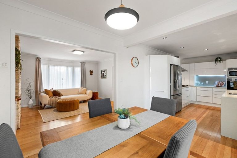 Photo of property in 25 Portadown Avenue, Pakuranga Heights, Auckland, 2010