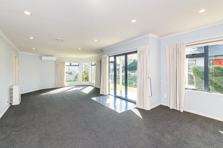 Photo of property in 14 Winston Avenue, Hokowhitu, Palmerston North, 4410