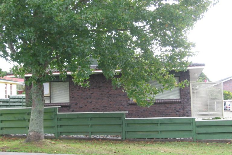 Photo of property in 1/38 Matuhi Rise, Henderson, Auckland, 0612