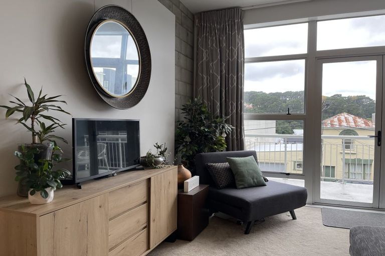 Photo of property in Mondrian Townhouses, 4/24 Hanson Street, Mount Cook, Wellington, 6021