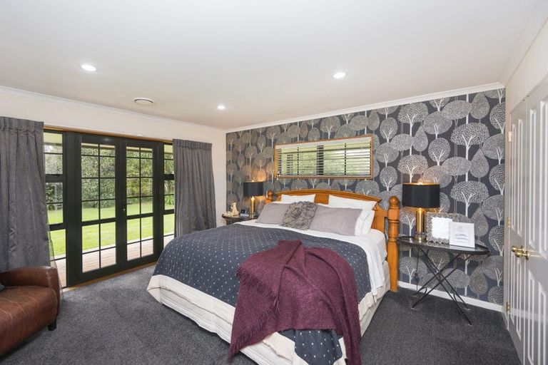 Photo of property in 320 Aokautere Drive, Aokautere, Palmerston North, 4471