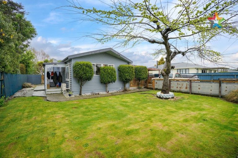 Photo of property in 30 Kilmarnock Street, Wallacetown, 9816